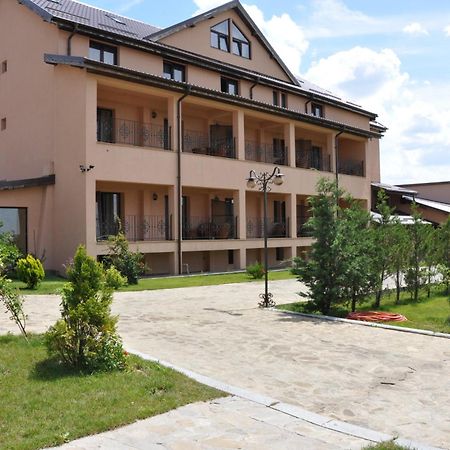 Club Insieme Grand Resort Potlogi Екстер'єр фото