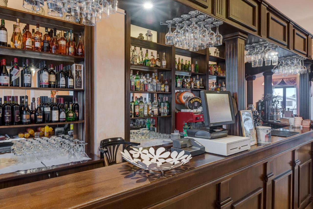 Club Insieme Grand Resort Potlogi Екстер'єр фото