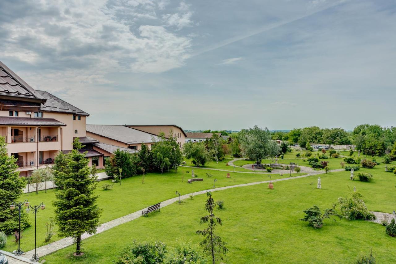Club Insieme Grand Resort Potlogi Екстер'єр фото