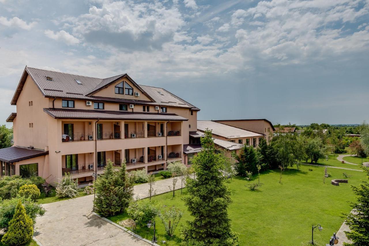 Club Insieme Grand Resort Potlogi Екстер'єр фото