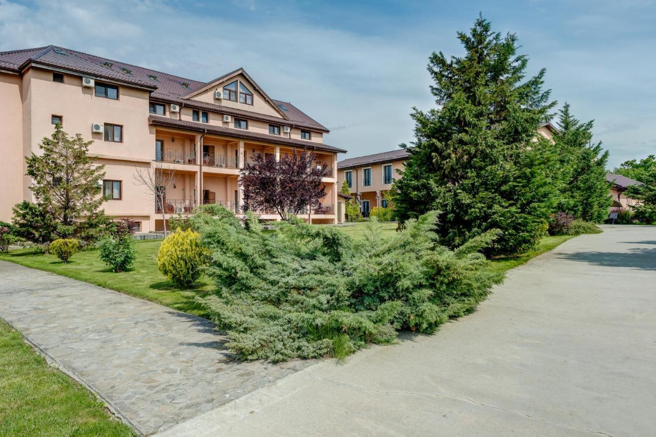 Club Insieme Grand Resort Potlogi Екстер'єр фото