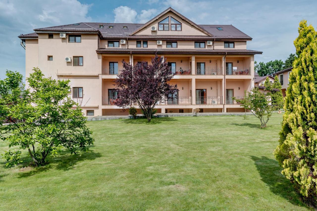 Club Insieme Grand Resort Potlogi Екстер'єр фото