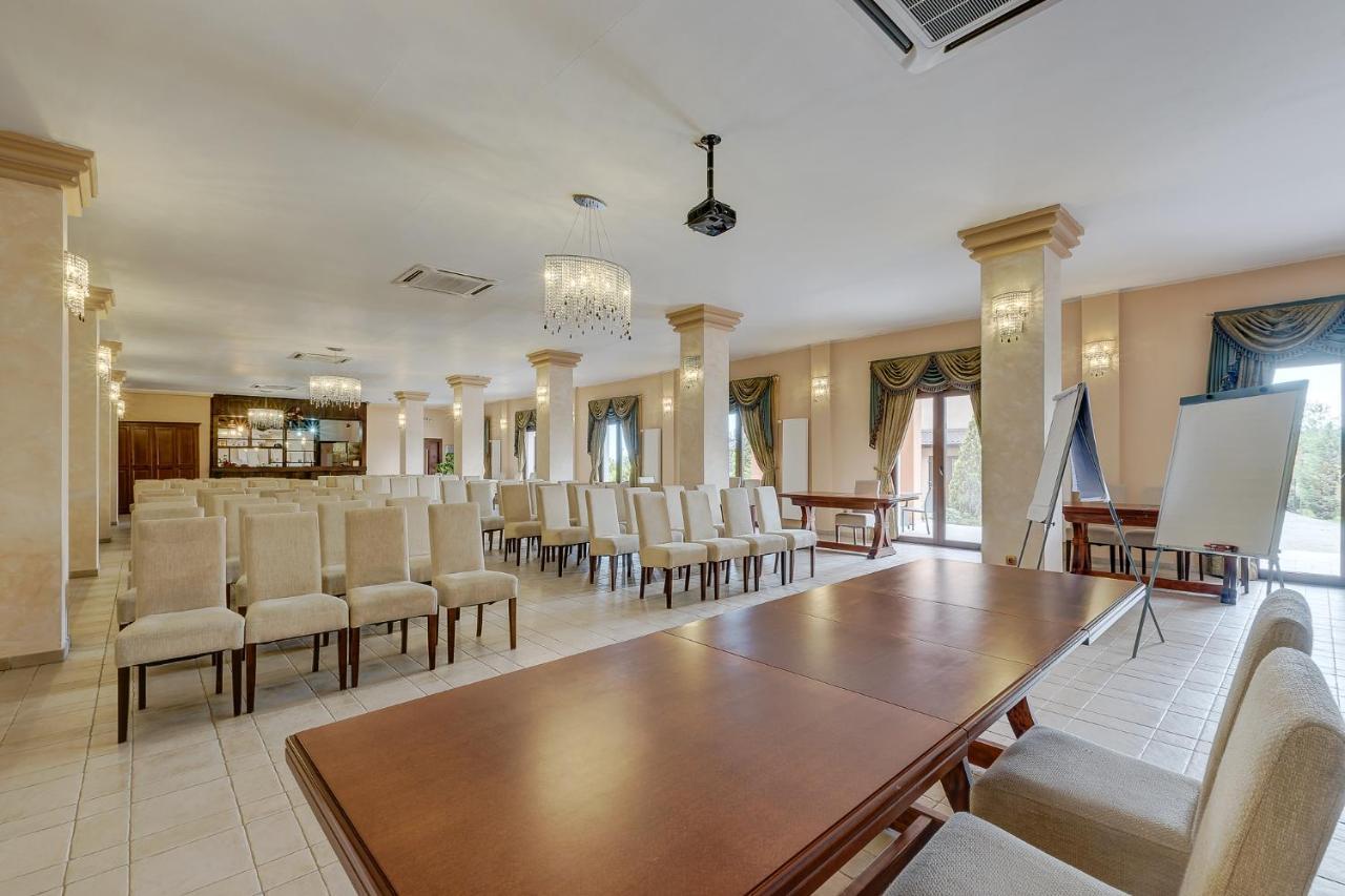 Club Insieme Grand Resort Potlogi Екстер'єр фото