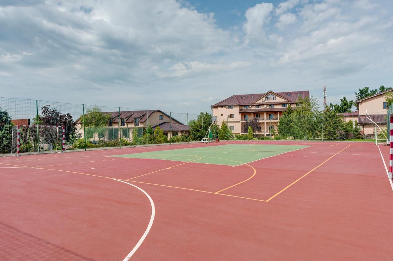 Club Insieme Grand Resort Potlogi Екстер'єр фото