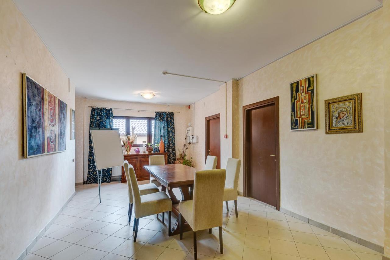 Club Insieme Grand Resort Potlogi Екстер'єр фото