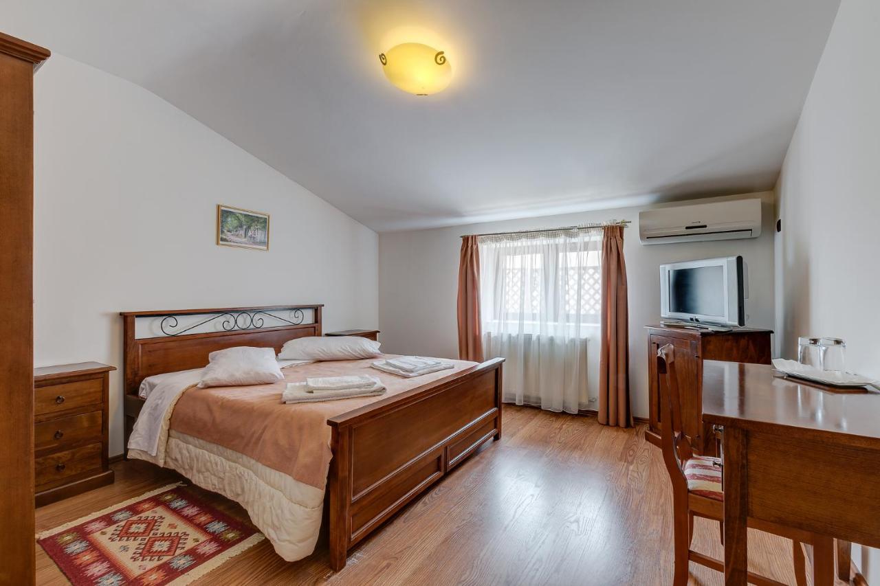 Club Insieme Grand Resort Potlogi Екстер'єр фото