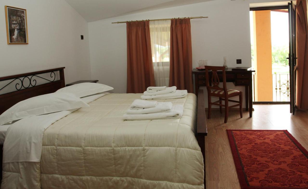 Club Insieme Grand Resort Potlogi Екстер'єр фото