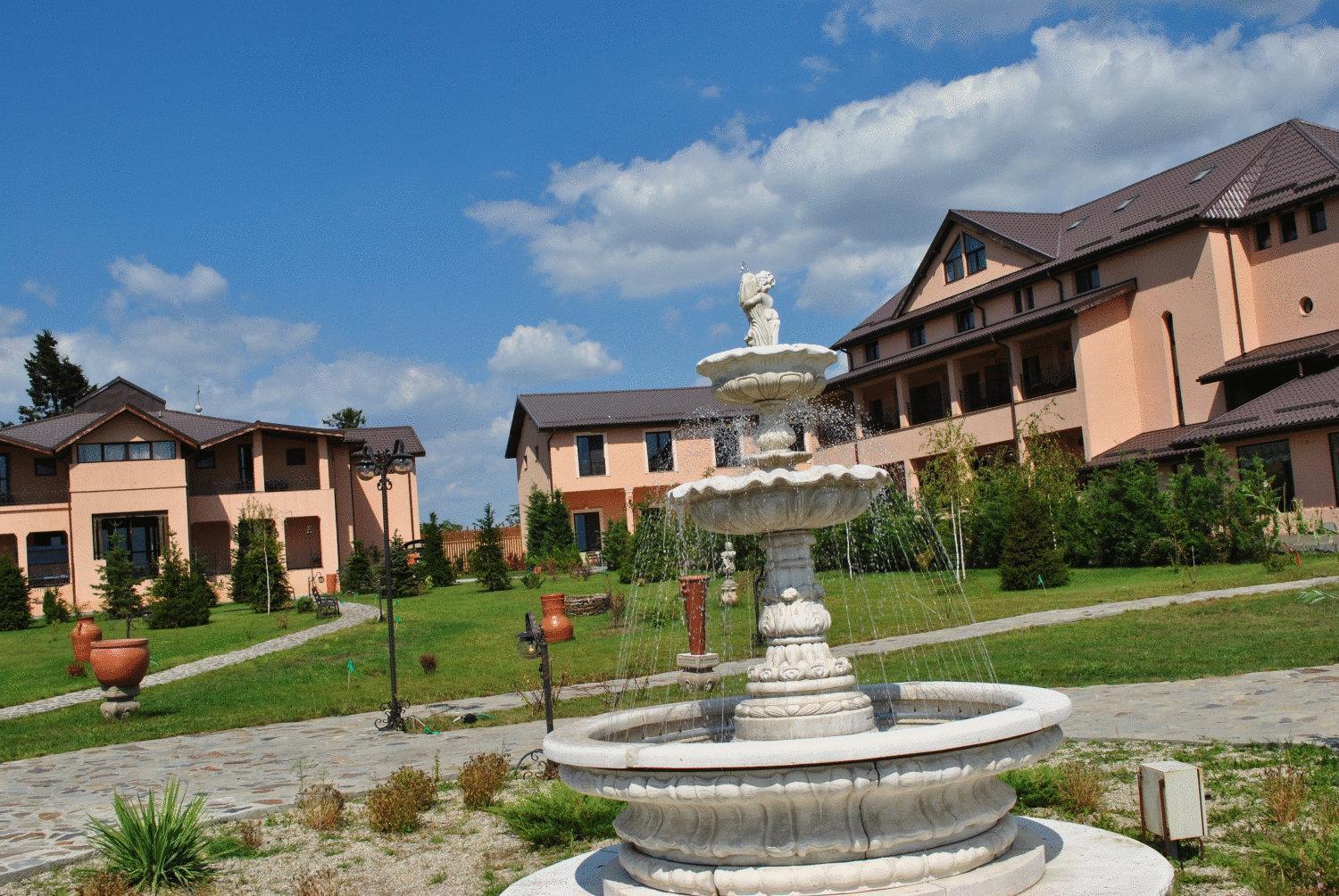 Club Insieme Grand Resort Potlogi Екстер'єр фото
