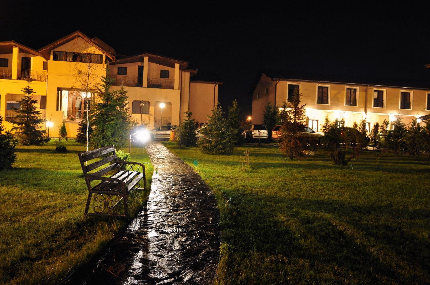 Club Insieme Grand Resort Potlogi Екстер'єр фото