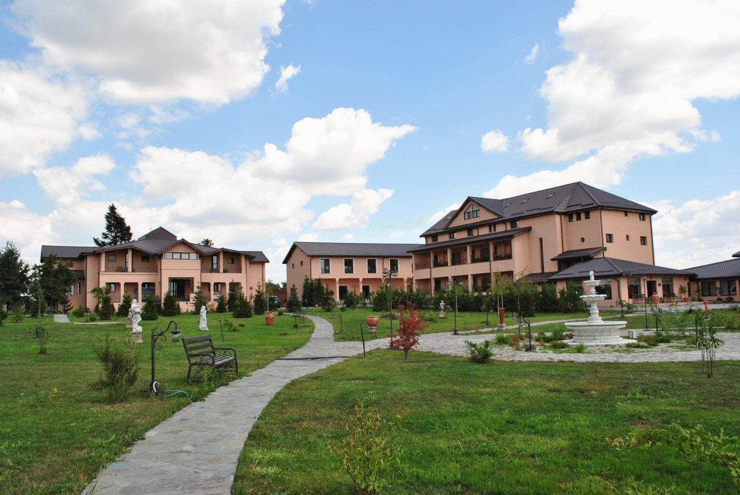 Club Insieme Grand Resort Potlogi Екстер'єр фото